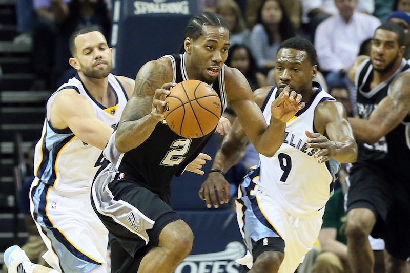 32 pts, 5 contres, 4 interceptions, 7 rbds pour Kawhi Leonard !