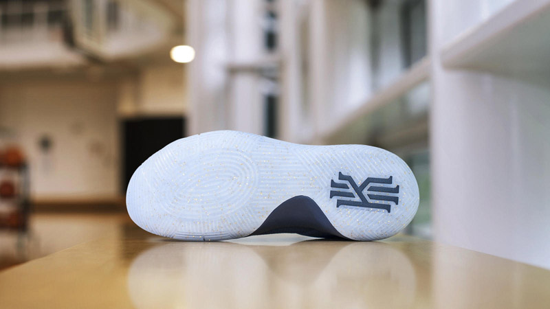 du bleu et de l'or pour Kyrie Irving