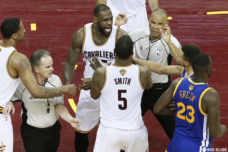 La NBA enquête sur l'accrochage entre LeBron James et Draymond Green