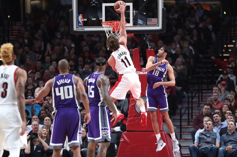 Si DeMarcus Cousins (33 points, 9 rebonds) a été héroïque pour arracher la prolongation, les Kings ont manqué de jus pour finir le match. Rudy Gay (29 points, 14 rebonds) a manqué le tir de la gagne et permet ainsi aux Blazers de s'imposer 122-120 et d'être dans le positif à domicile.
