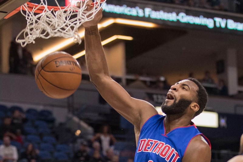 Andre Drummond marche sur les Wolves
