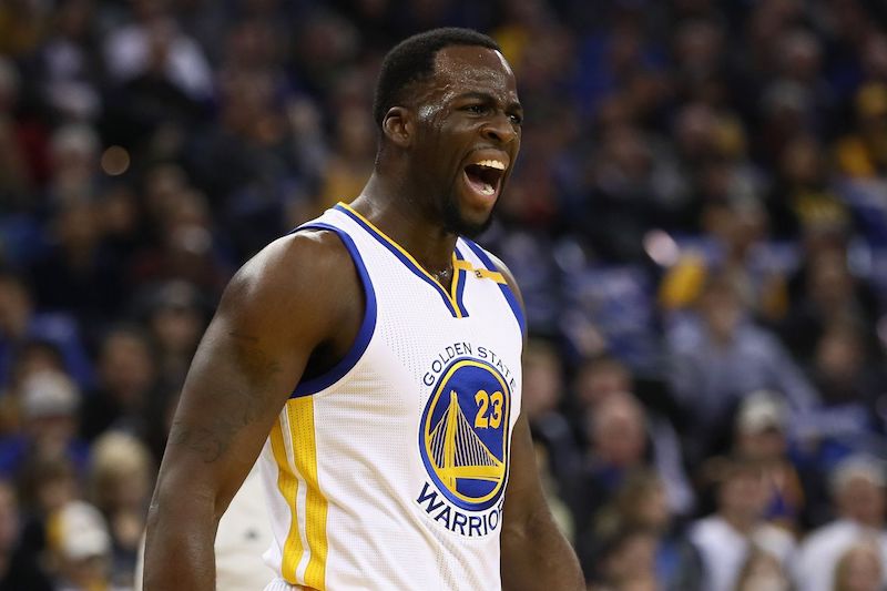 Golden State a dominé Memphis sur son terrain de jeu, la défense, comme en témoigne le triple double historique de Draymond Green (12 rbds, 10pds, 10 ints). Jamais un joueur n'avait réussi un triple double sans atteindre les 10 points...