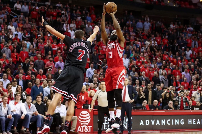 42 points, 12 passes et 9 rebonds, et une poignée de points hyper décisifs pour James Harden