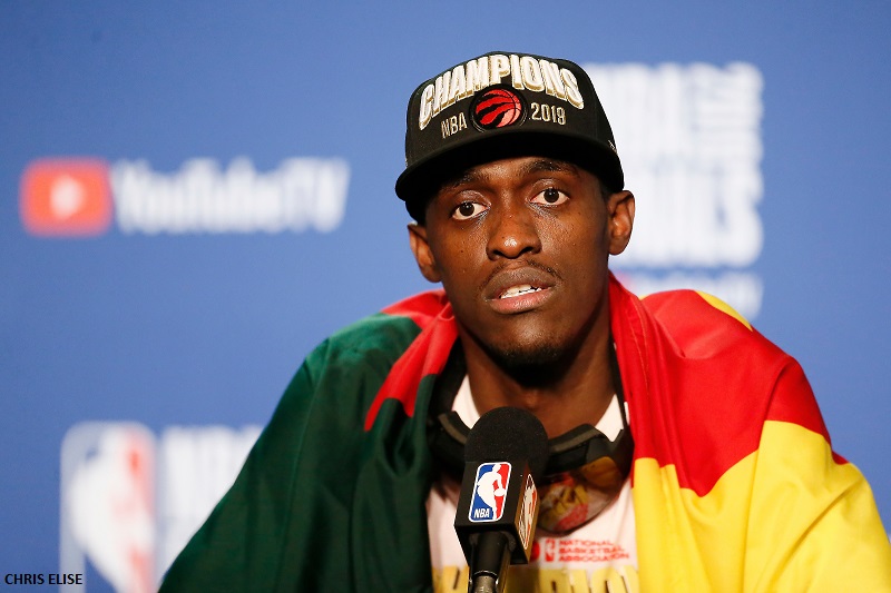 Siakam a conclu sa troisième année dans la ligue avec 16.9 points, 6.9 rebonds et 3.1 passes de moyenne. Des statistiques qui lui ont permis de se rapprocher du All-Star Game mais surtout de remporter le trophée de Most Improved Player et de devenir le parfait lieutenant de Leonard.