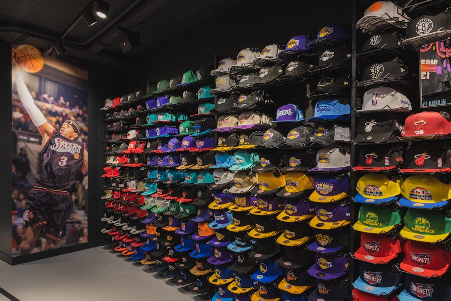 LA NBA ET FANATICS OUVRENT LE PREMIER NBA STORE À PARIS