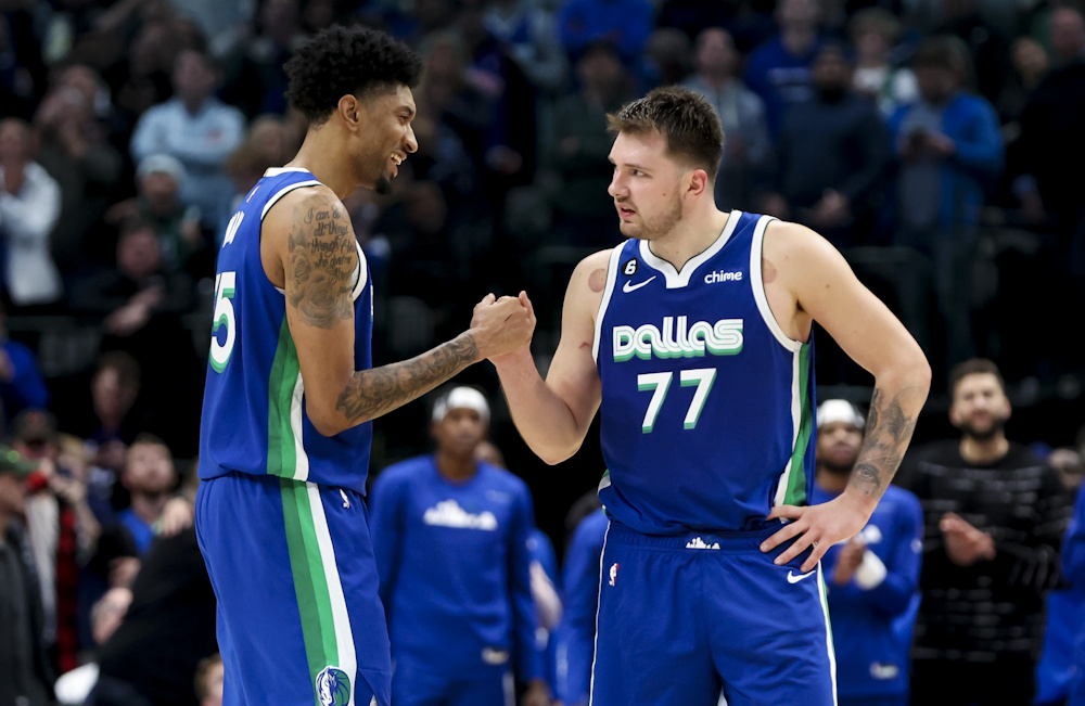 Christian Wood et Luka Doncic