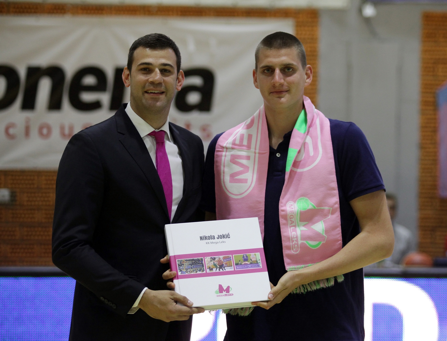 Nikola Jokic au Mega Leks