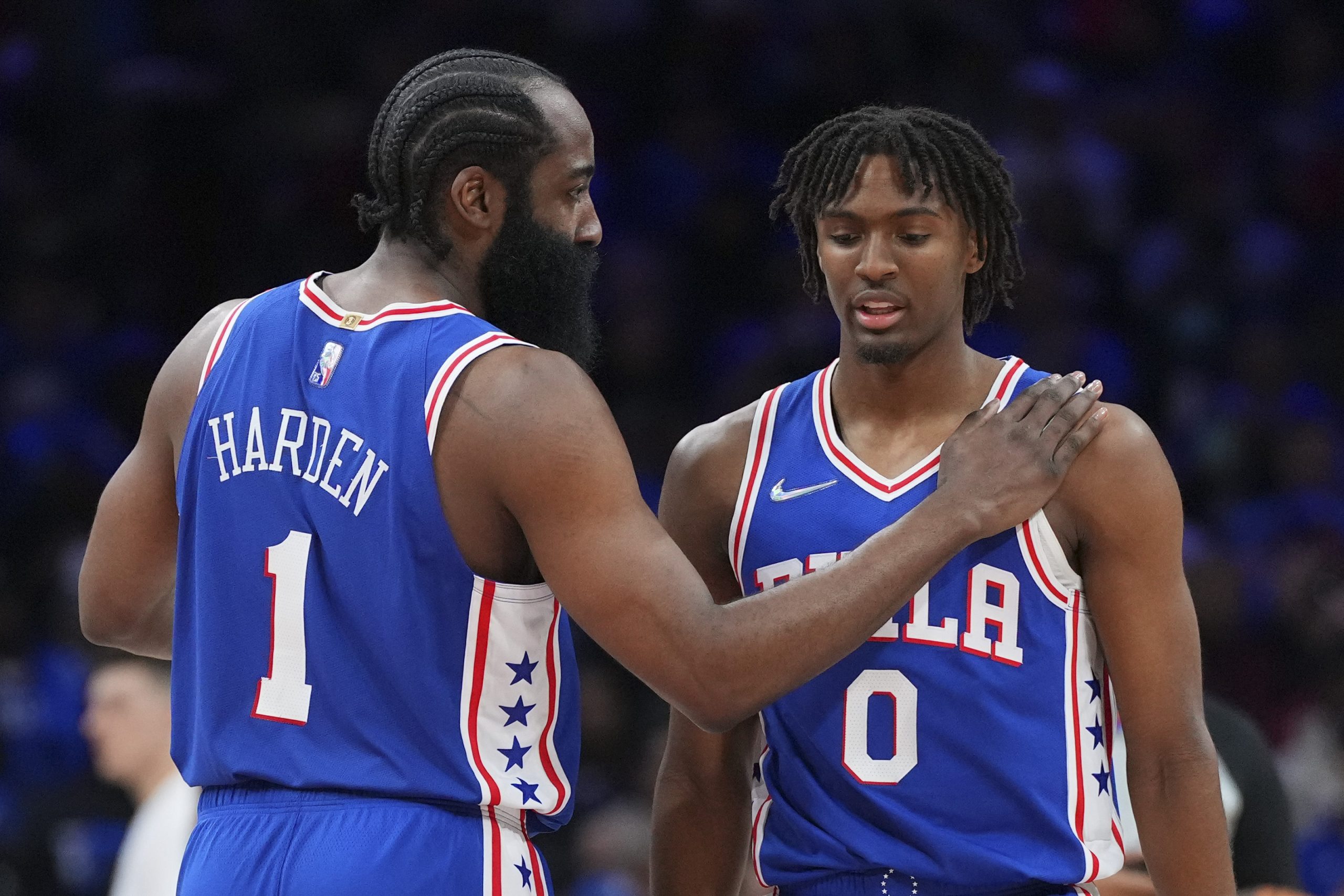 Tyrese Maxey et James Harden