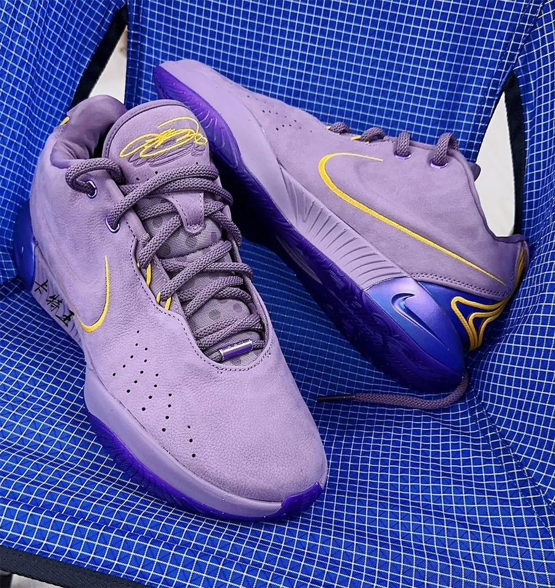 Une LeBron 21 Purple Rain en hommage à Prince !