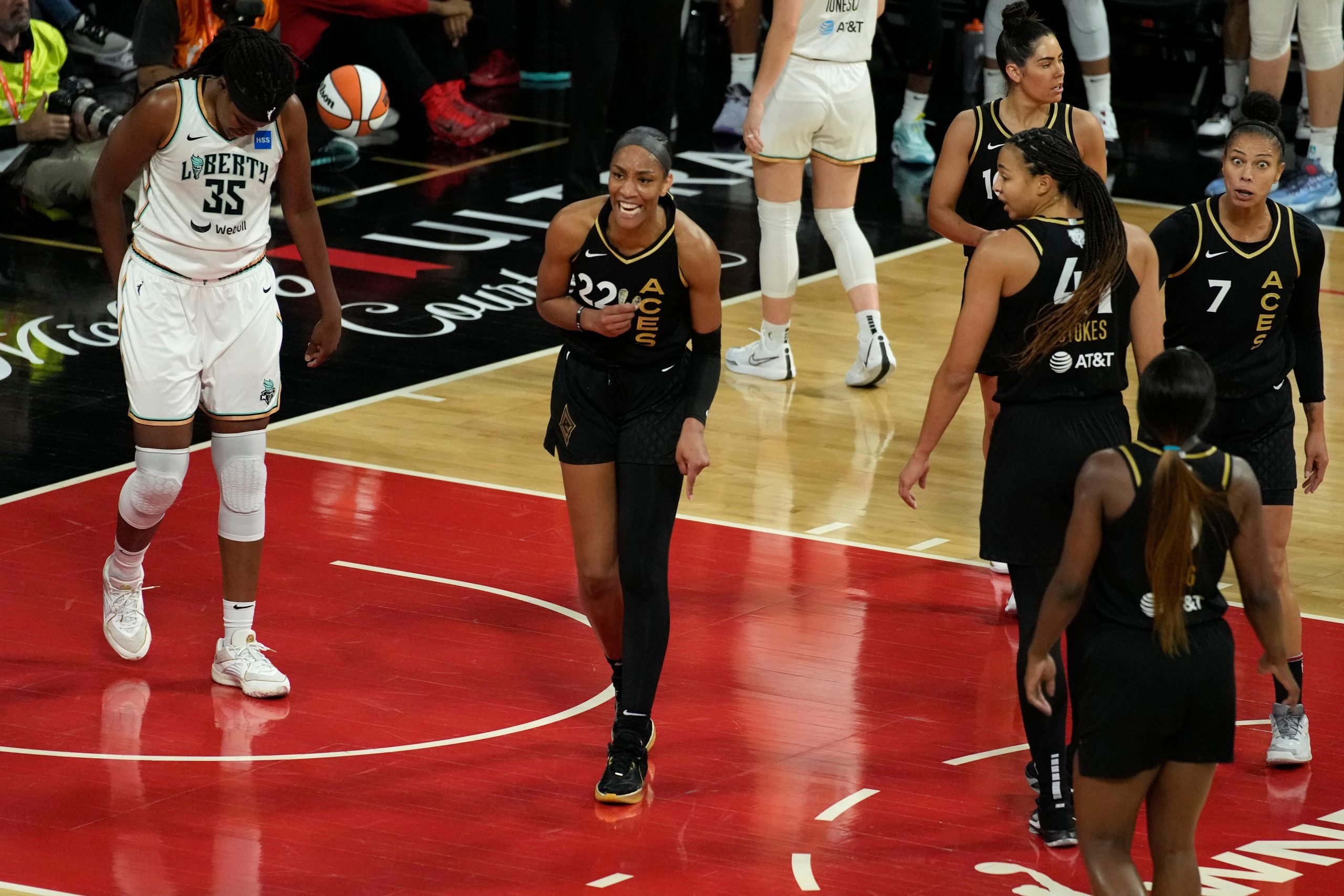 Les Las Vegas remportent le Game 1 des Finals WNBA