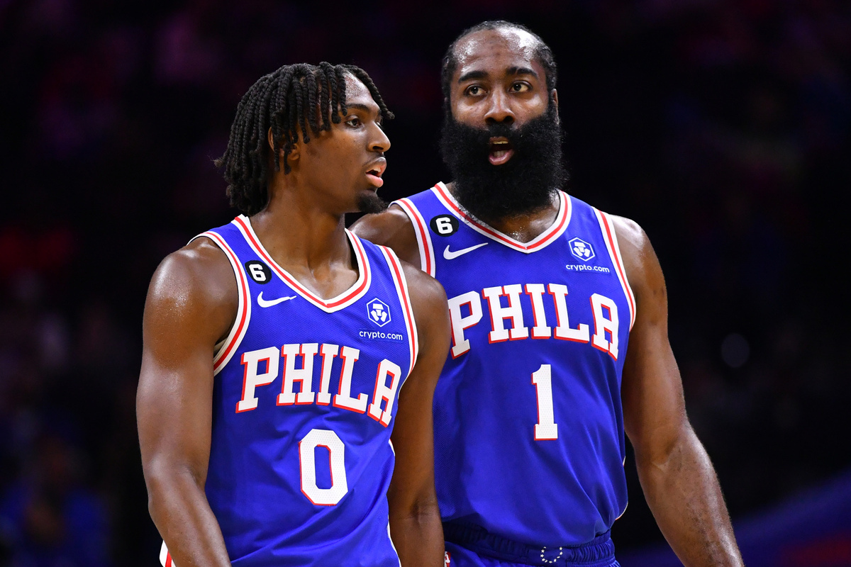 Tyrese Maxey et James Harden