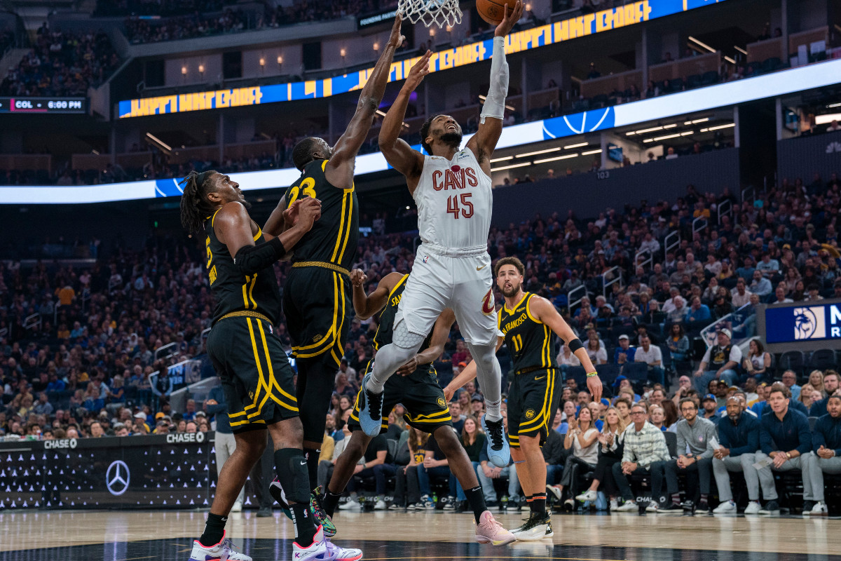 Donovan Mitchell et les Cavaliers face aux Warriors