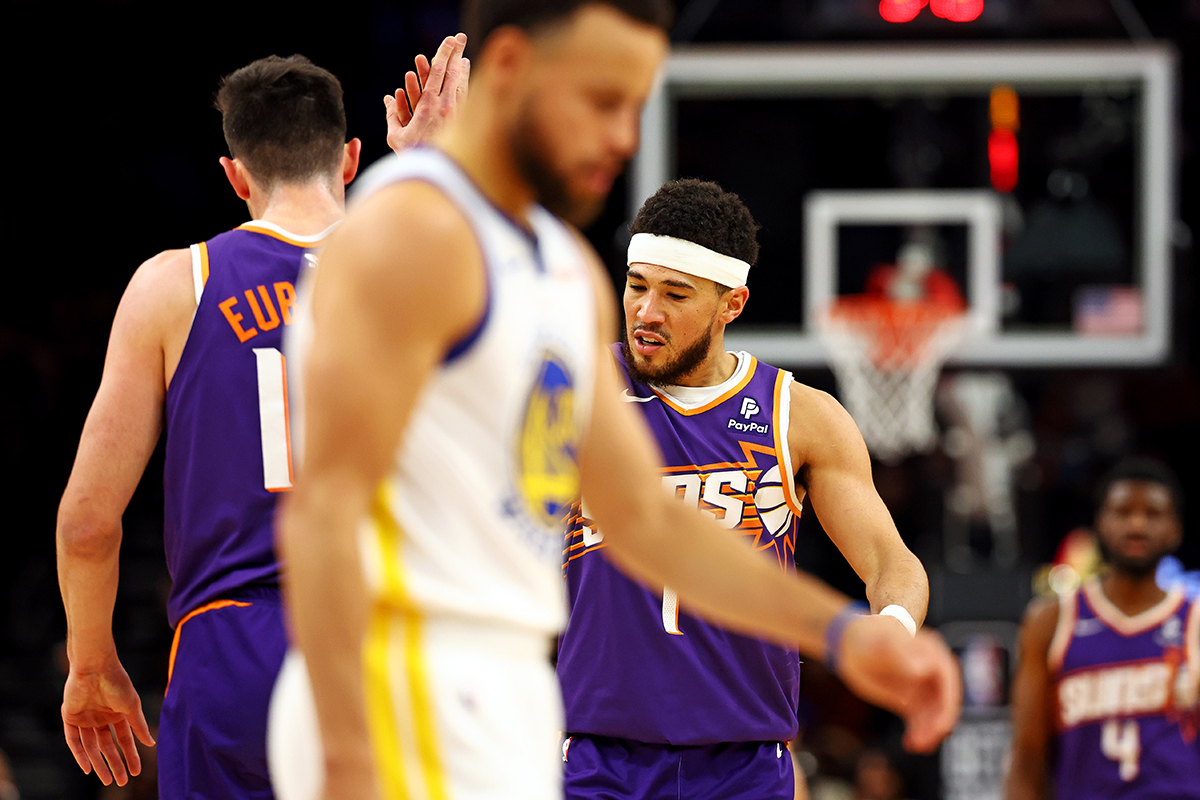 Devin Booker et les Suns face aux Warriors