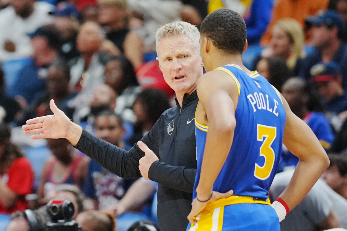 Jordan Poole avec Steve Kerr