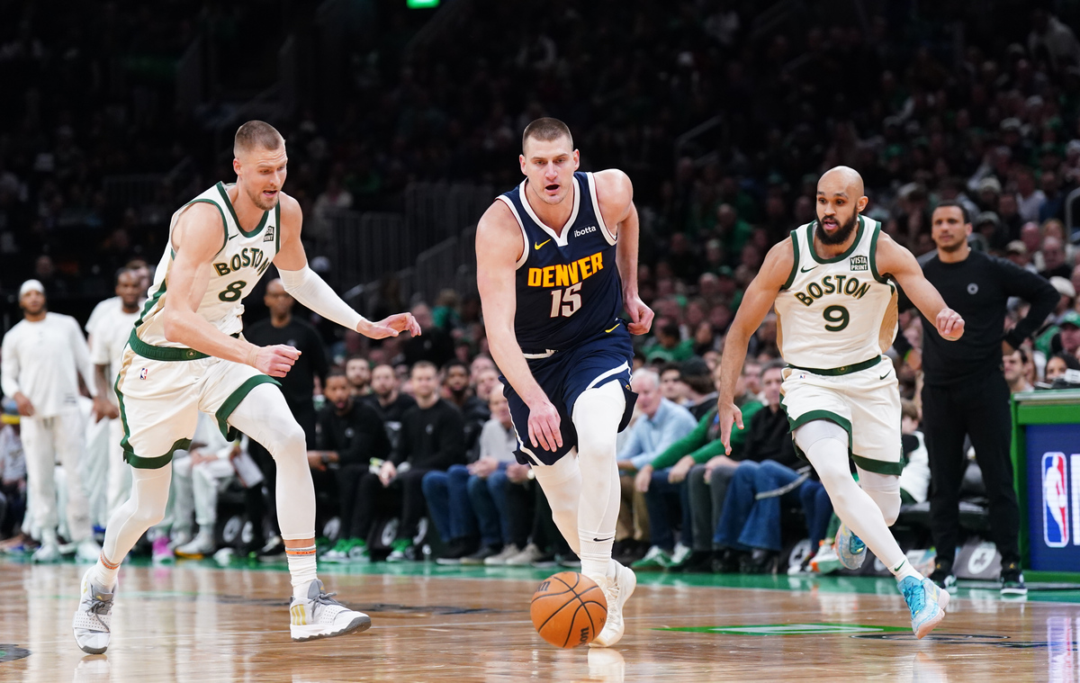 Nikola Jokic face aux Celtics