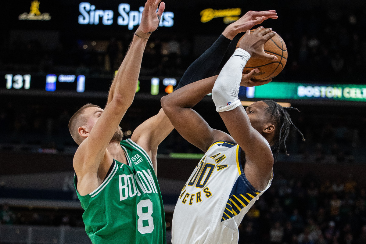 Kristaps Porzingis et Bennedic Mathurin