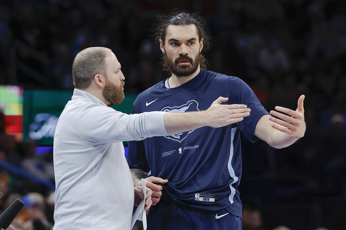 Taylor Jenkins et Steven Adams