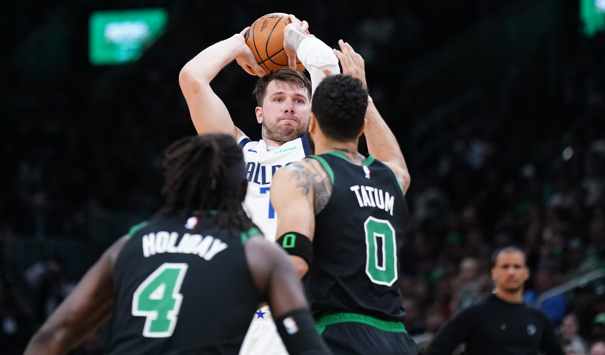Luka Doncic face aux Celtics de Jayson Tatum