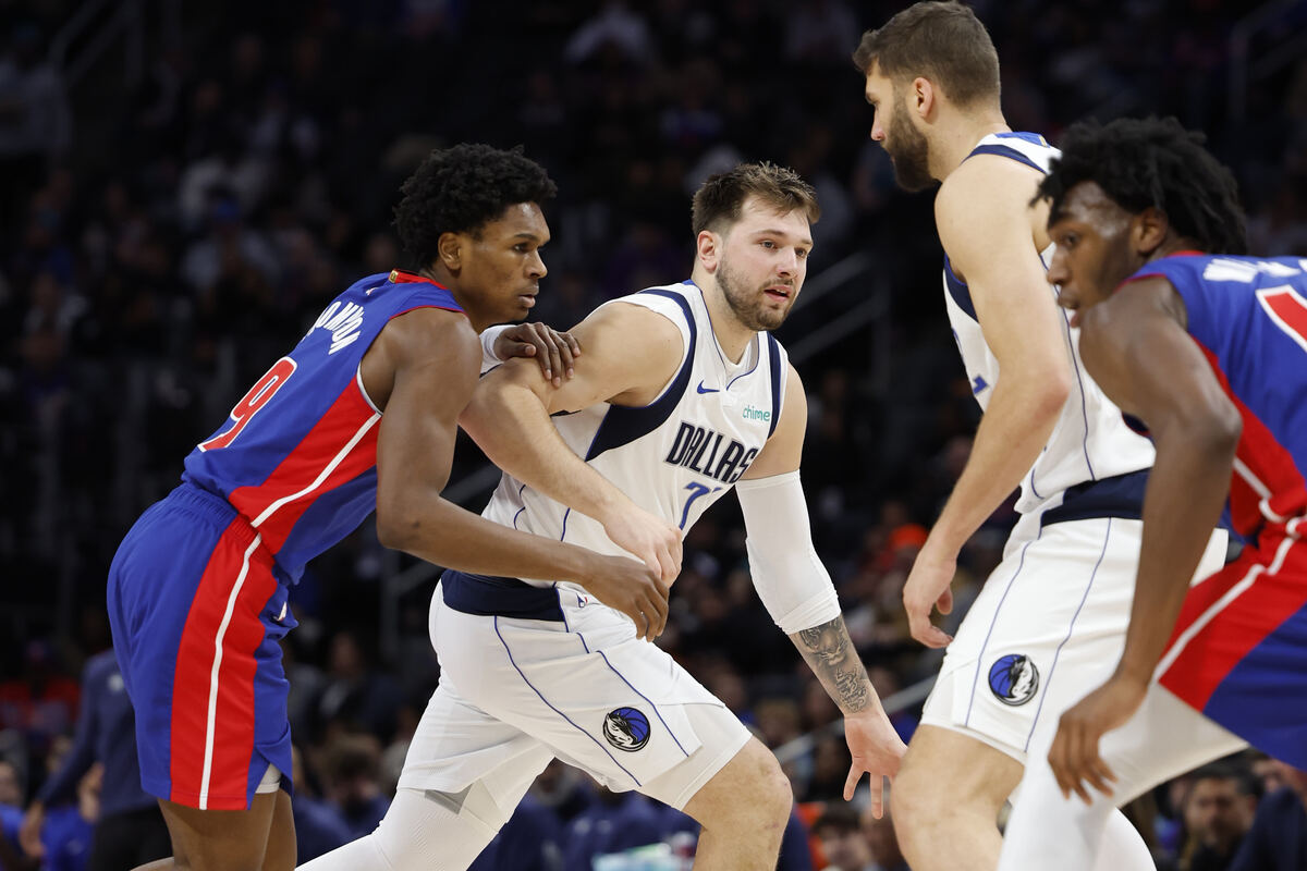 Luka Doncic et les Mavericks face aux Pistons