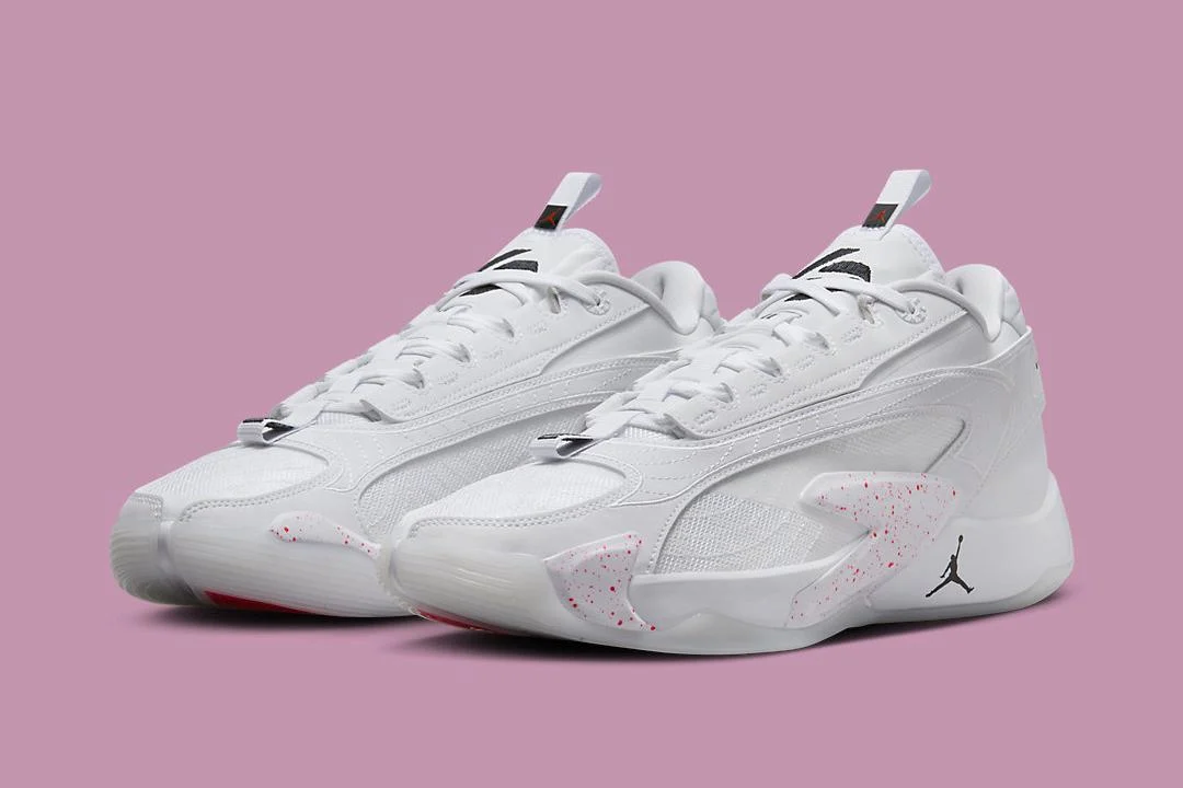 Jordan Brand a présenté le coloris « Hyper Pink » attendu pour cet été, afin de fêter l'anniversaire de la deuxième chaussure signature de Luka Doncic.