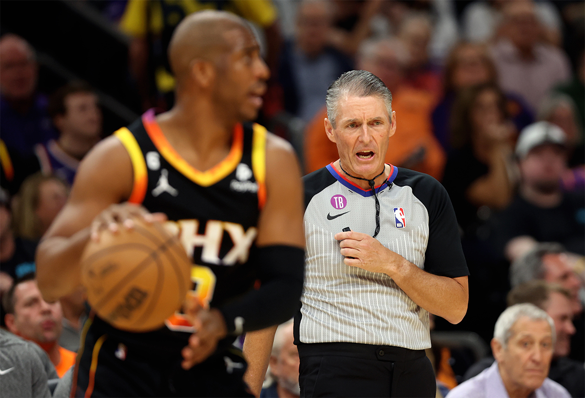 Scott Foster et Chris Paul