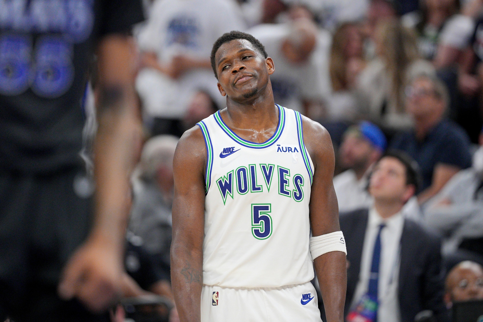 Anthony Edwards wolves