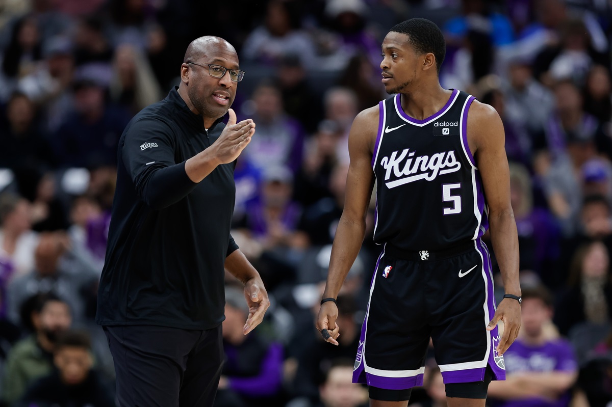Mike Brown et De'Aaron Fox