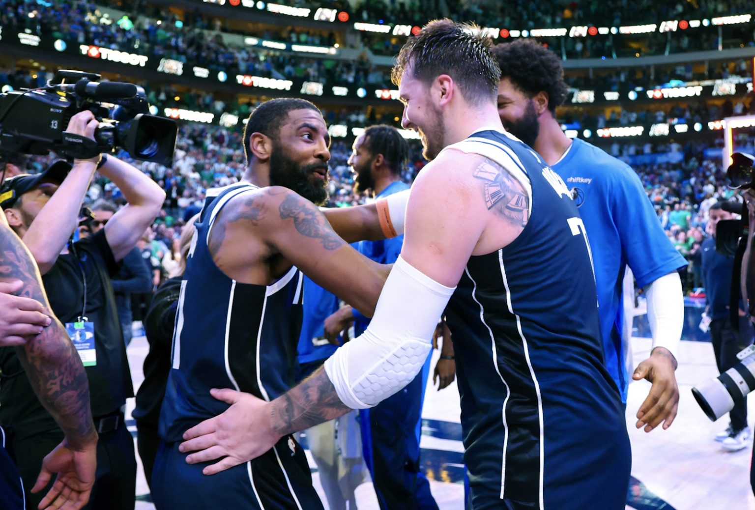 Luka Doncic et Kyrie Irving