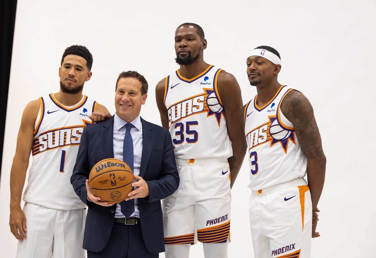 Le propriétaire des Suns Mat Ishbia avec son Big 3 Devin Booker - Kevin Durant - Bradley Beal