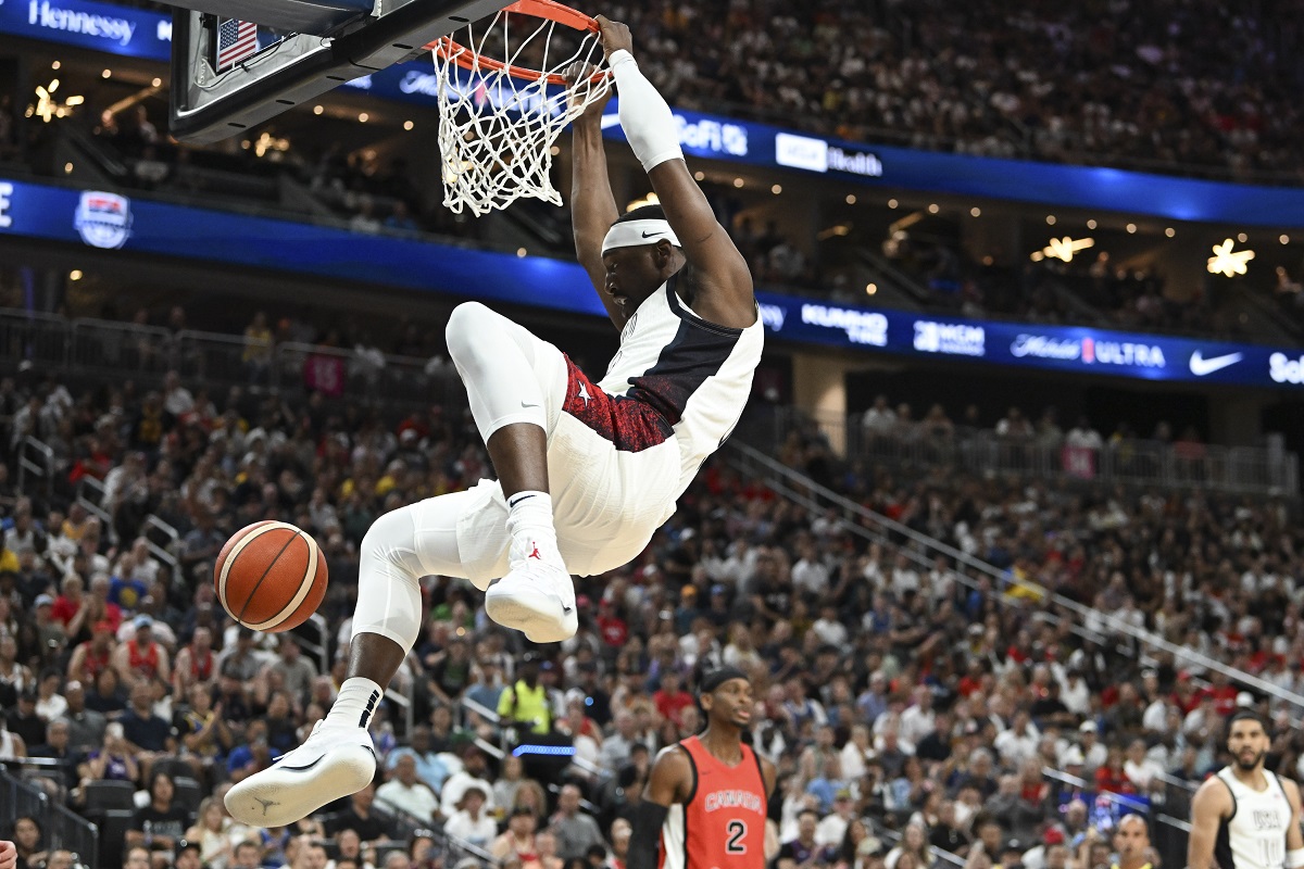 Bam Adebayo avec Team USA contre le Canada