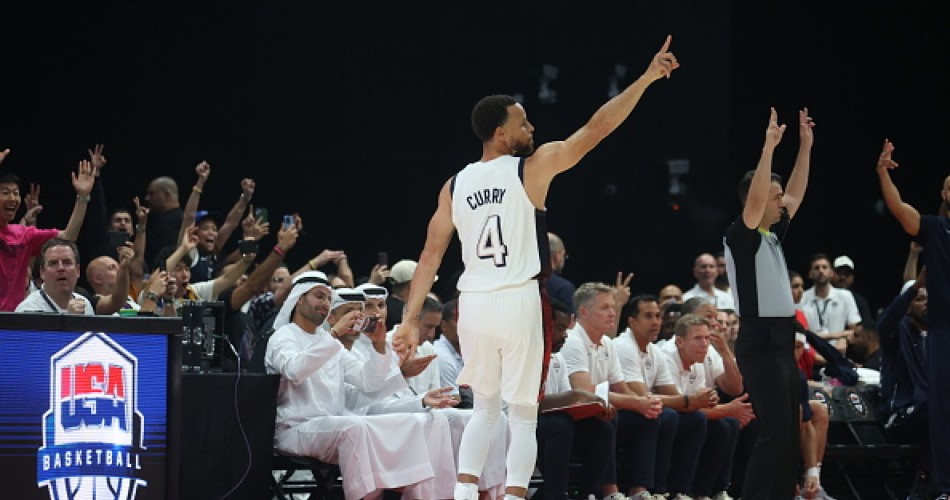 Stephen Curry et Team USA face à la Serbie