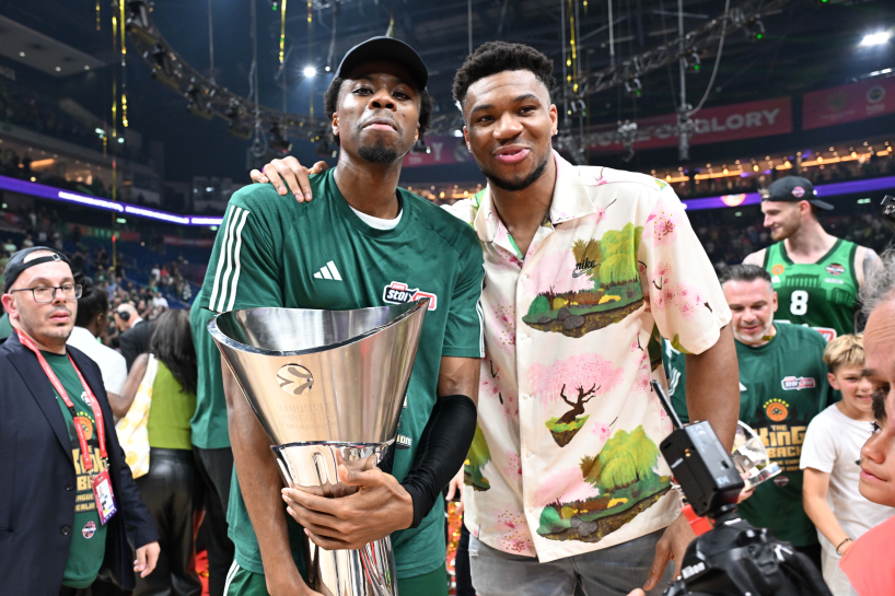 Giannis et Kostas Antetokounmpo
