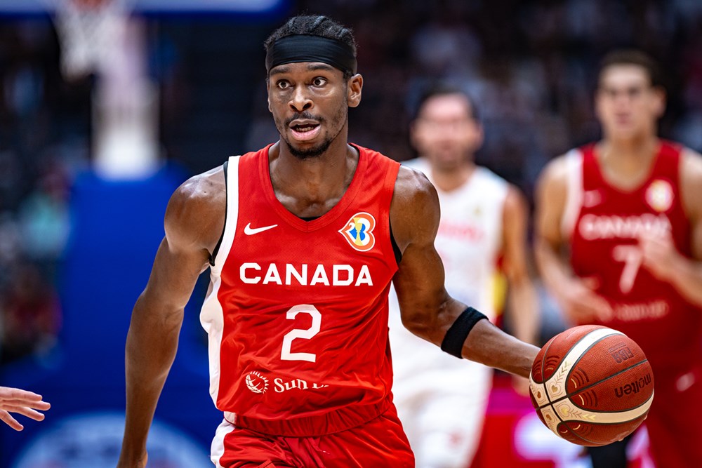Shai Gilgeous-Alexander avec le Canada contre l'Espagne lors de la Coupe du monde 2023