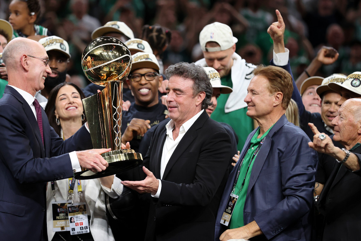 Adam Silver et Wyc Grousbeck, le co-propriétaire des Celtics