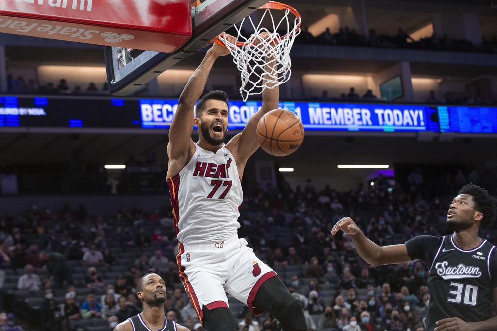 les knicks cherchent un pivot