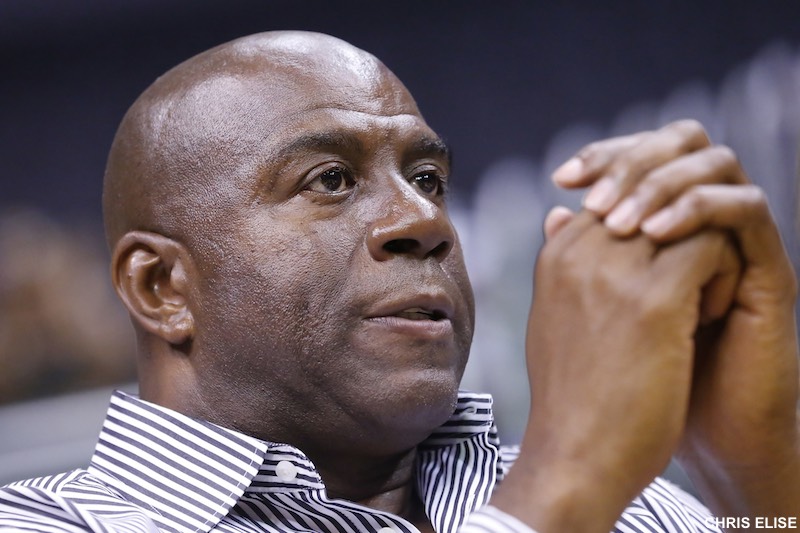 Magic Johnson tacle Anthony Edwards