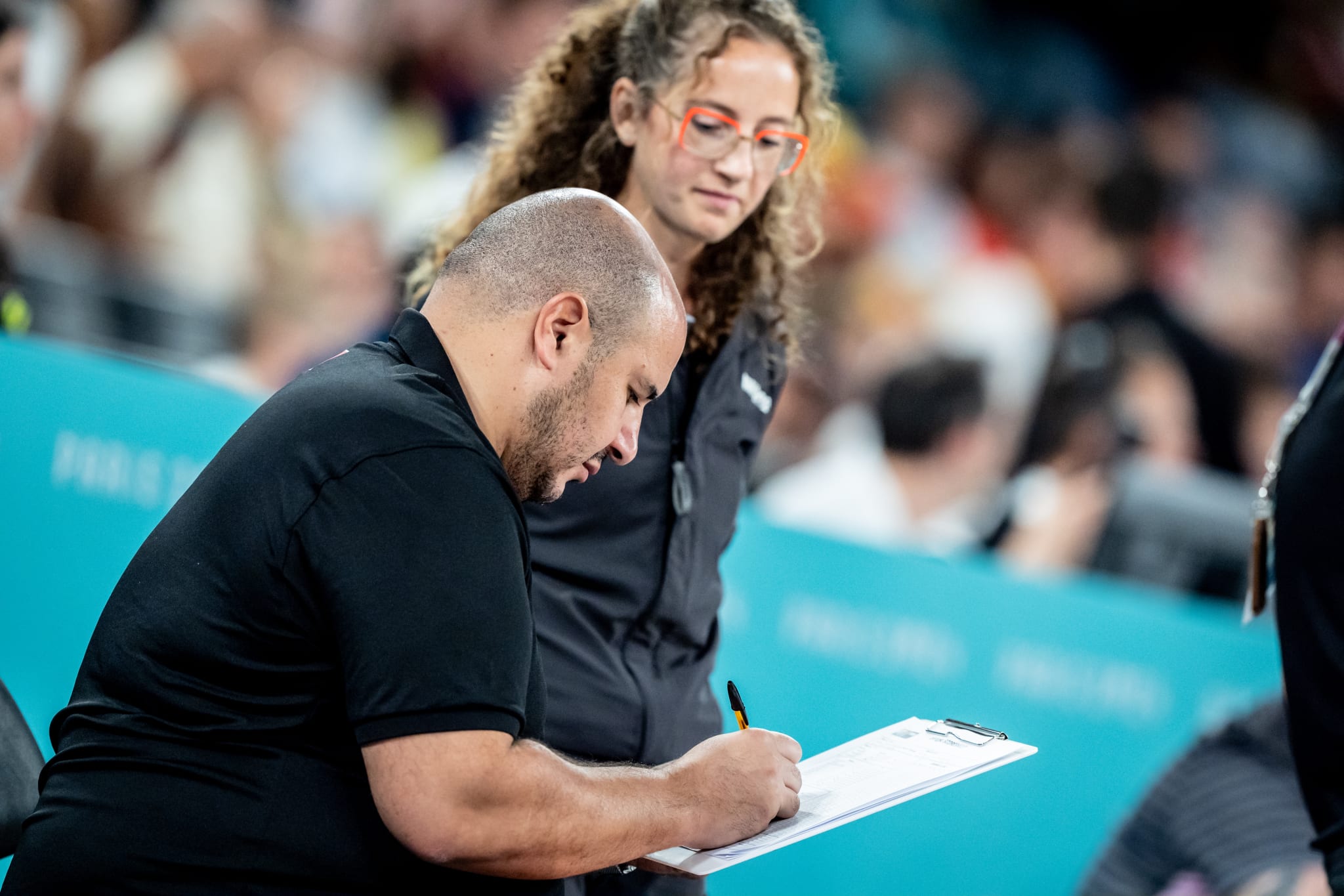 Rachid Meziane, le sélectionneur belge, face aux Bleues