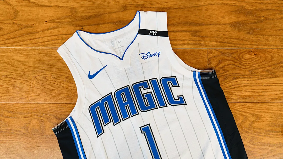 Pat Williams sur le maillot du Orlando Magic