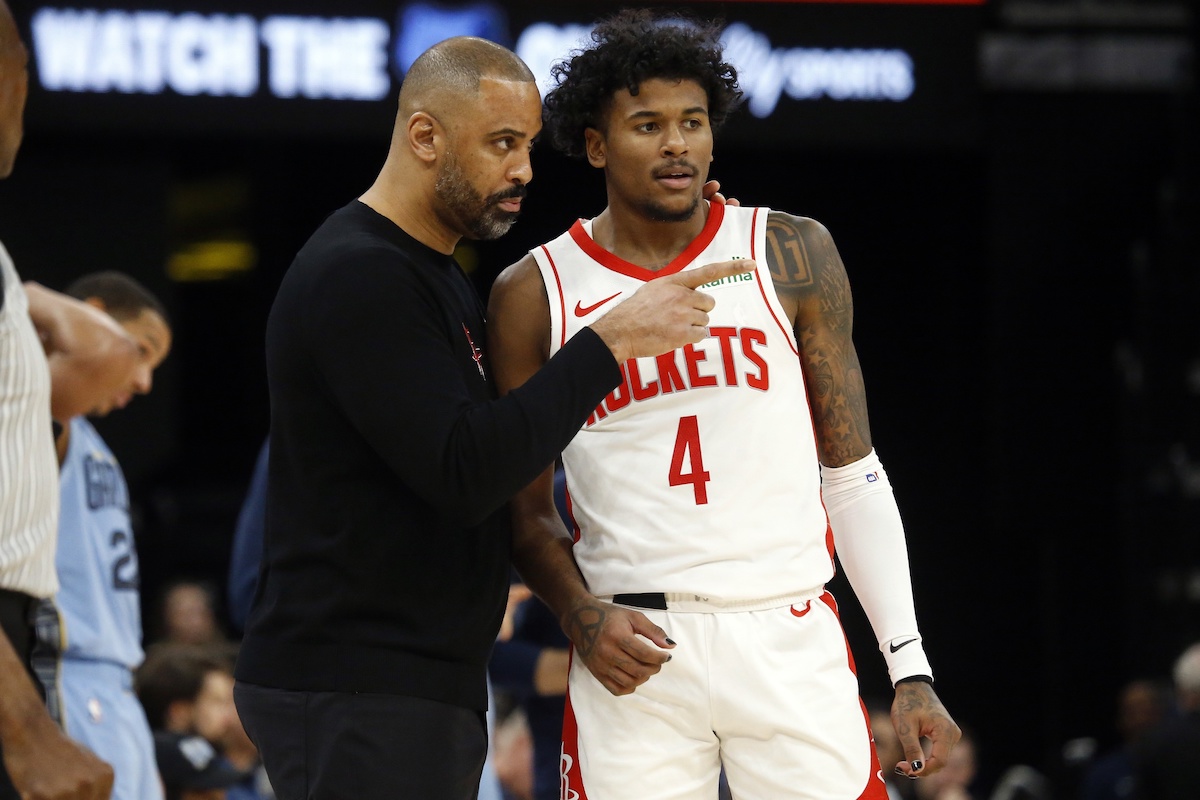 Le coach des Rockets Ime Udoka avec son arrière Jalen Green
