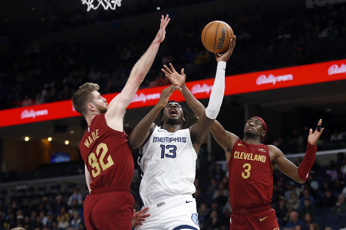Dean Wade et Caris LeVert Cavaliers