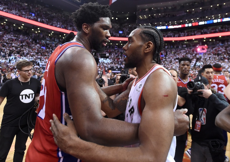 Joel Embiid et Kawhi Leonard