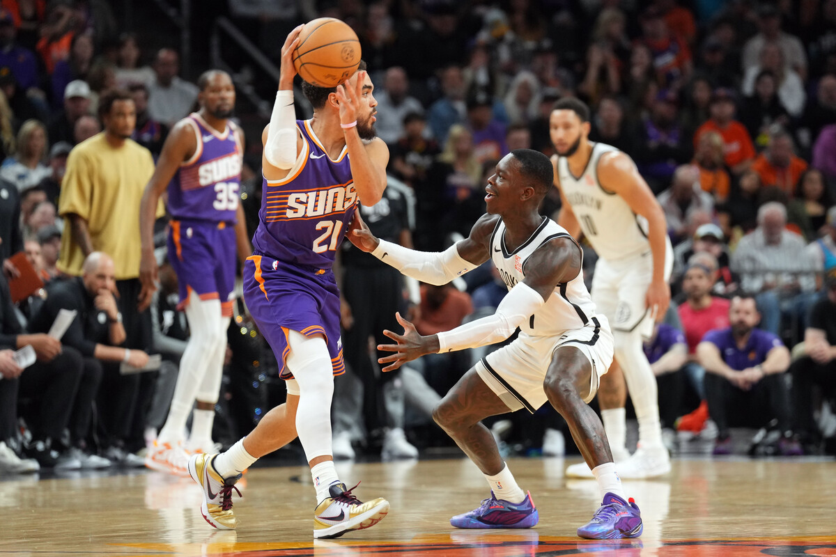 Les Nets face aux Suns