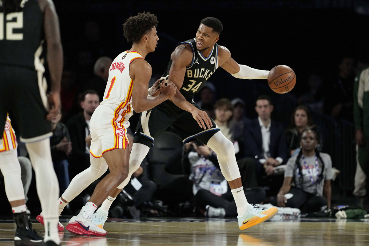 Giannis Antetokounmpo avec les Bucks