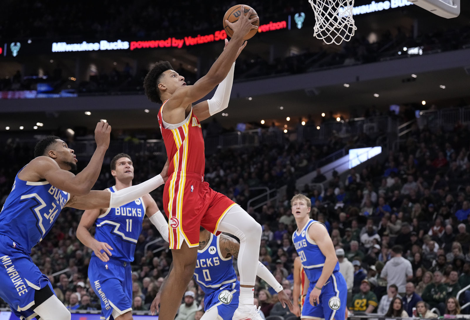 hawks bucks jalen johnson