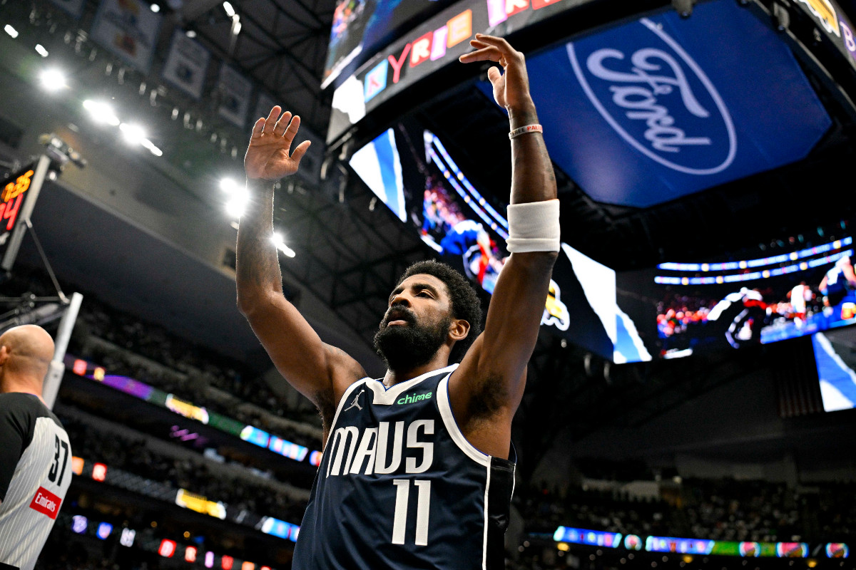 Kyrie Irving avec les Mavericks