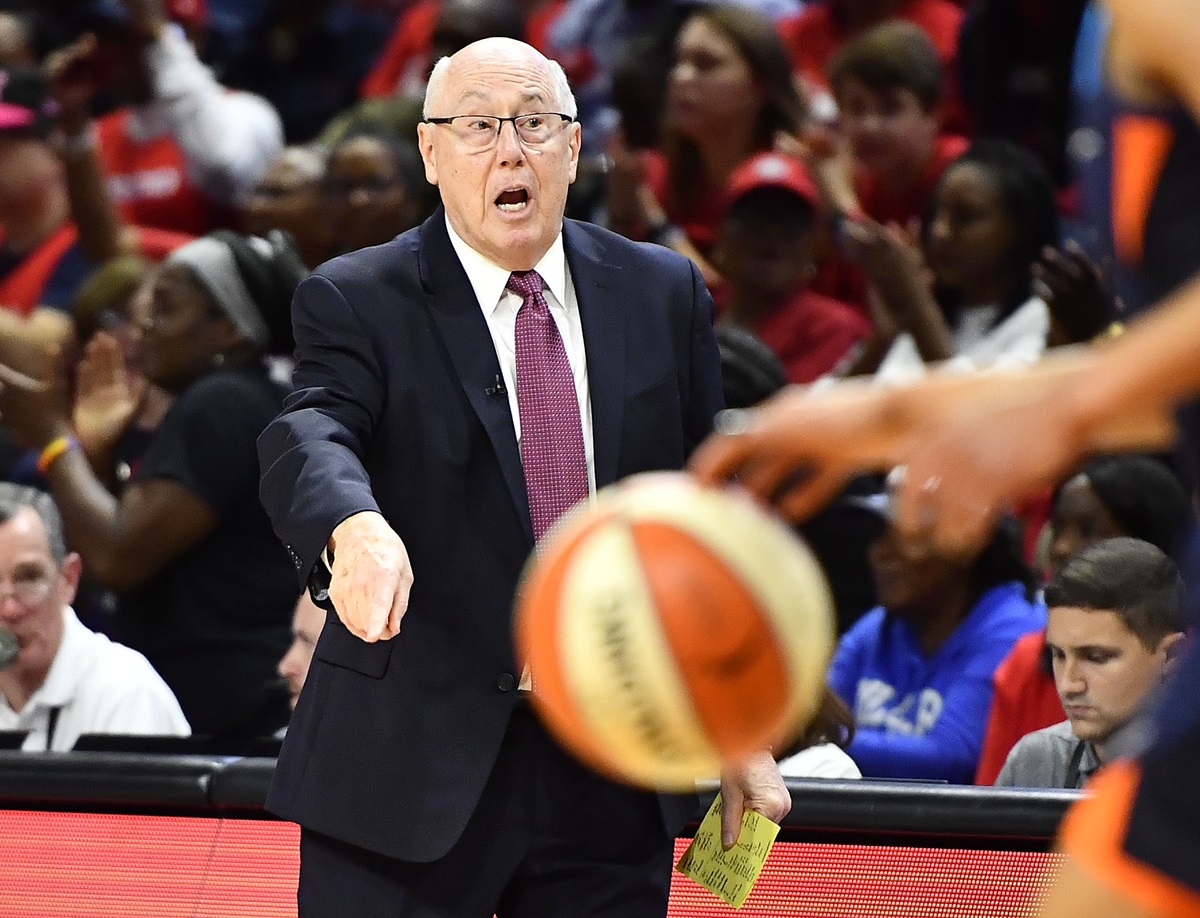 Mike Thibault avec les Washington Mystics en 2019
