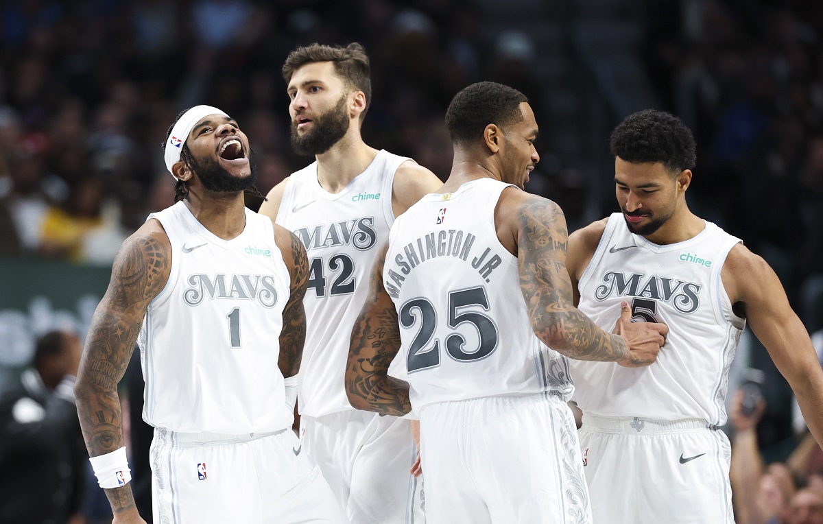La joie des Dallas Mavericks face aux Los Angeles Lakers