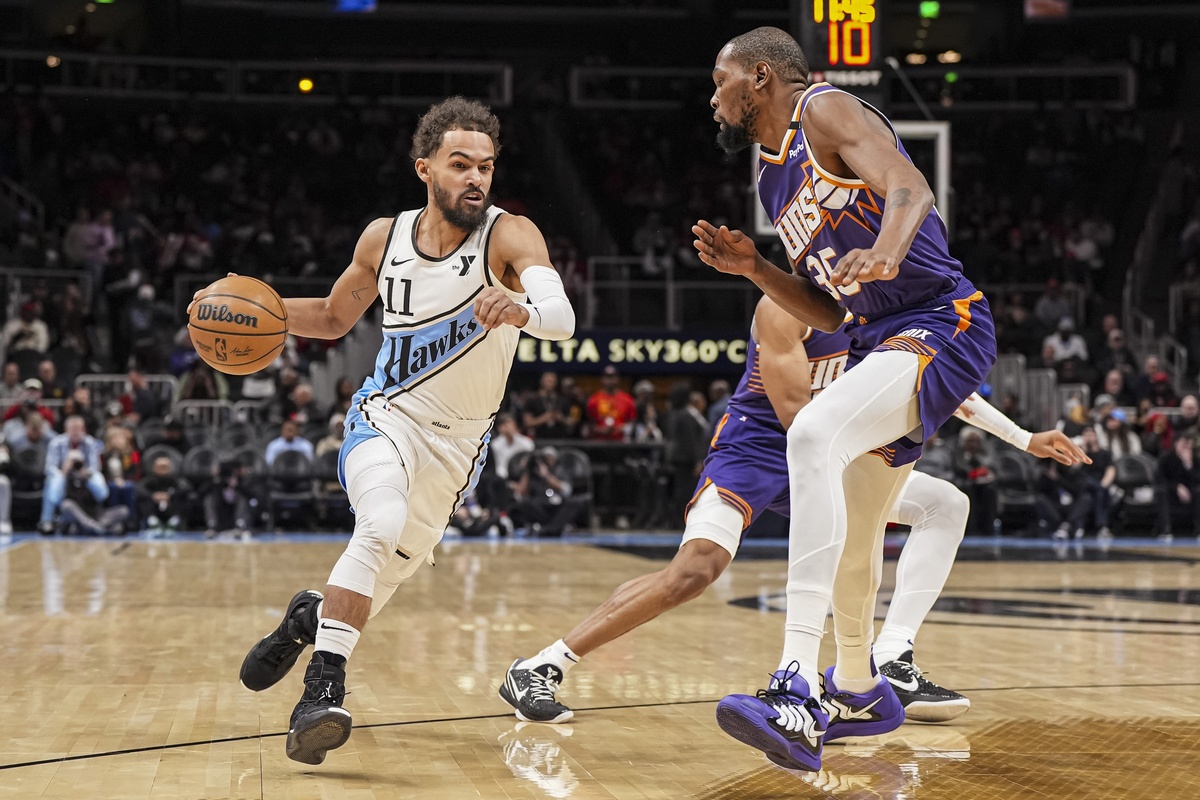 Trae Young et les Hawks face aux Suns