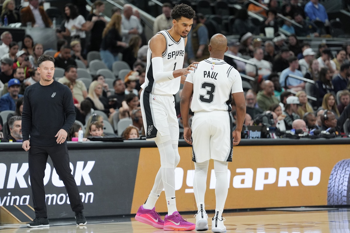 Victor Wembanyama et Chris-Paul (Spurs) contre les Blazers