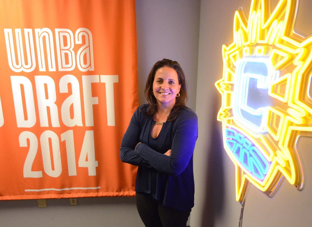 Jennifer Rizzotti Connecticut Sun